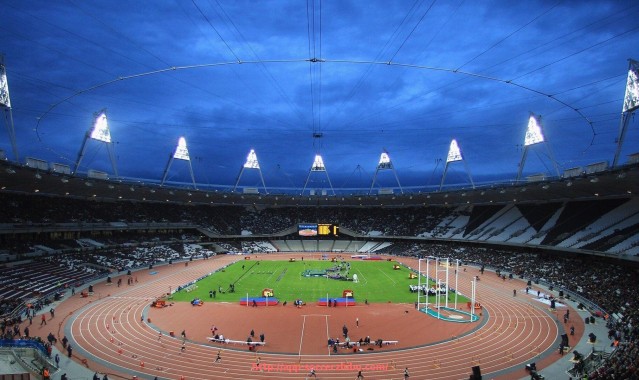 足球直播-范佩西英超时期球衣价值与纪念意义分析