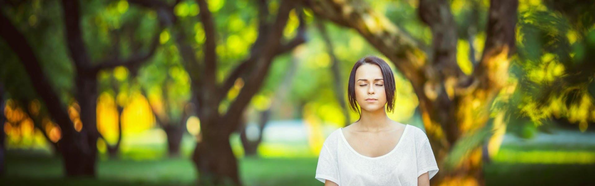 足球直播-篮球比赛中“篮下无球跑动”怎样吸引防守注意力？的简单介绍