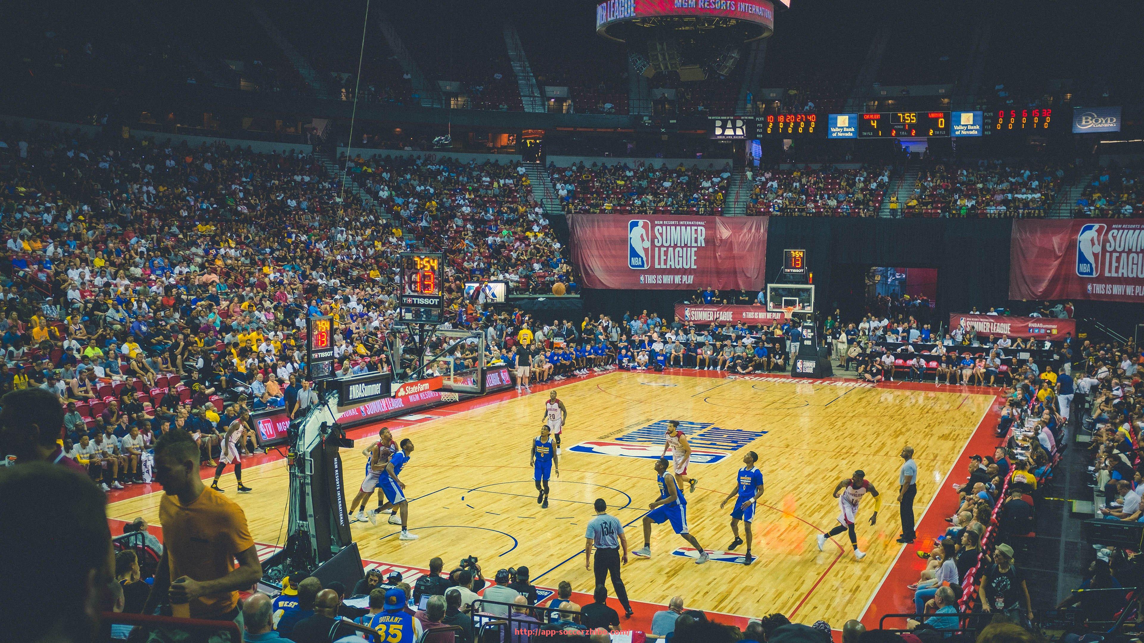 足球直播-欧冠小提琴配乐风格分析：运动中的艺术表达